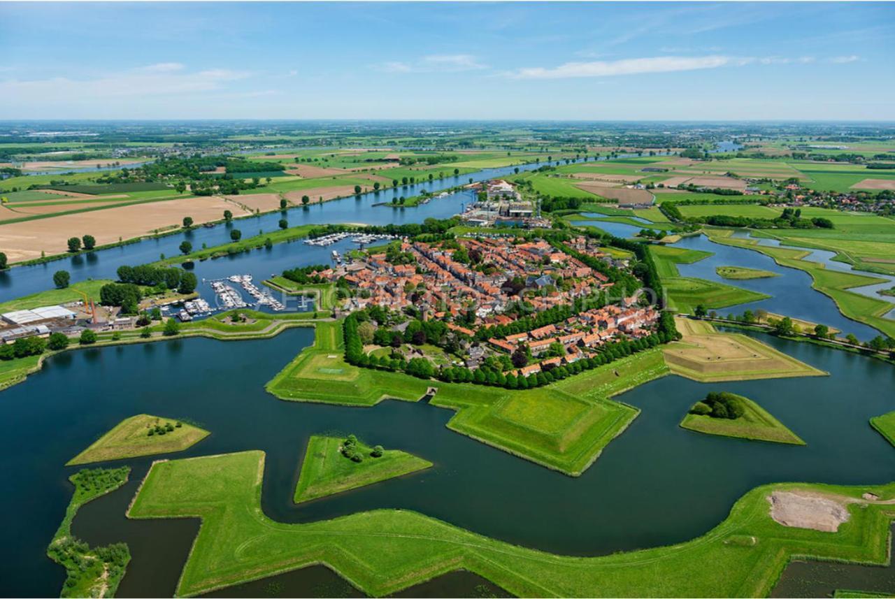 Bnb Onder De Blauwe Hemel Bed & Breakfast Vlijmen Exterior photo
