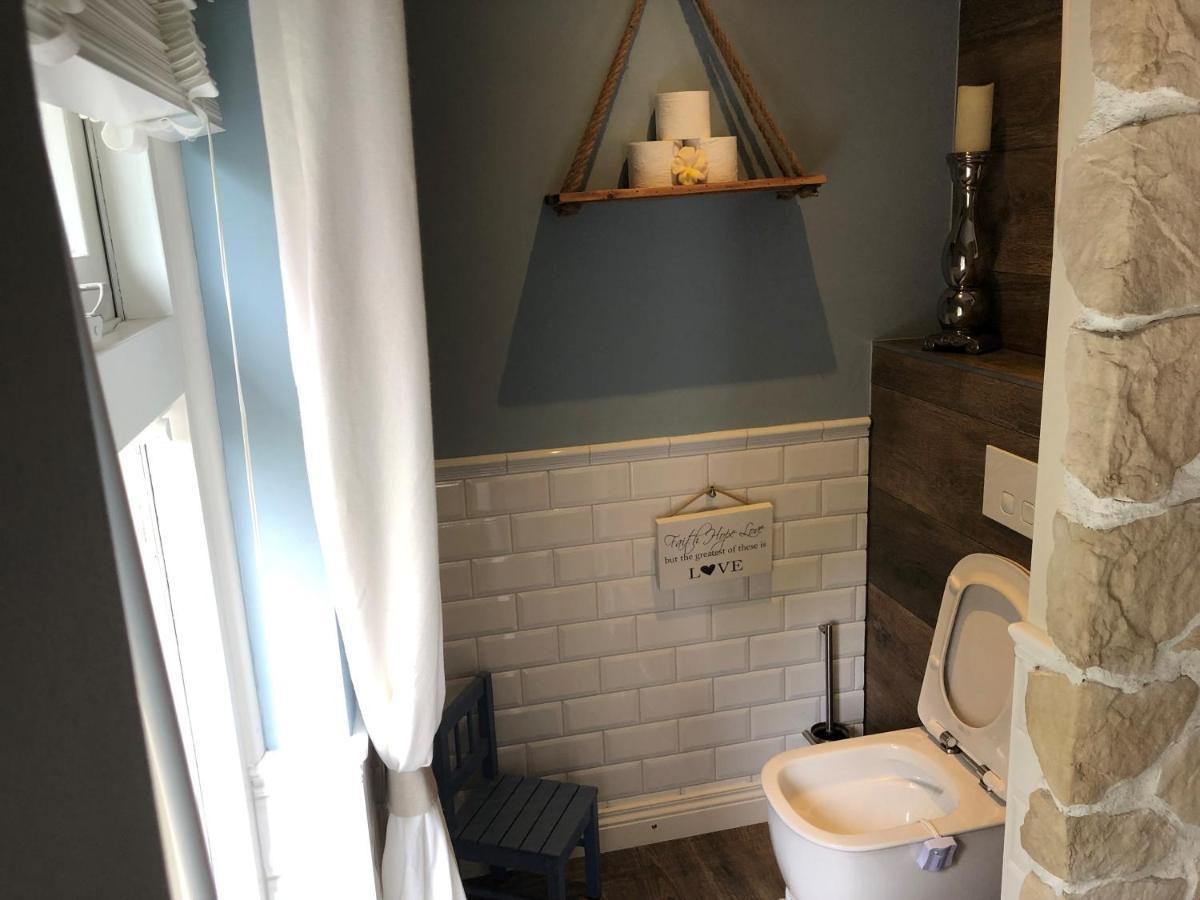 Bnb Onder De Blauwe Hemel Bed & Breakfast Vlijmen Exterior photo